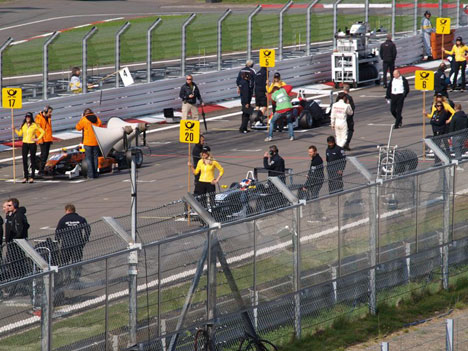 Kevin Magnussen gør sig klar. Startede 6'er i lørdagens løb.
(Foto: Alex Bundgaard)