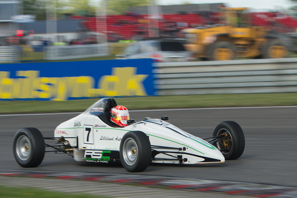 Niklas Dall Knudsen havde en succesfuld debut i Formel Ford
(Foto: Gripping Media)