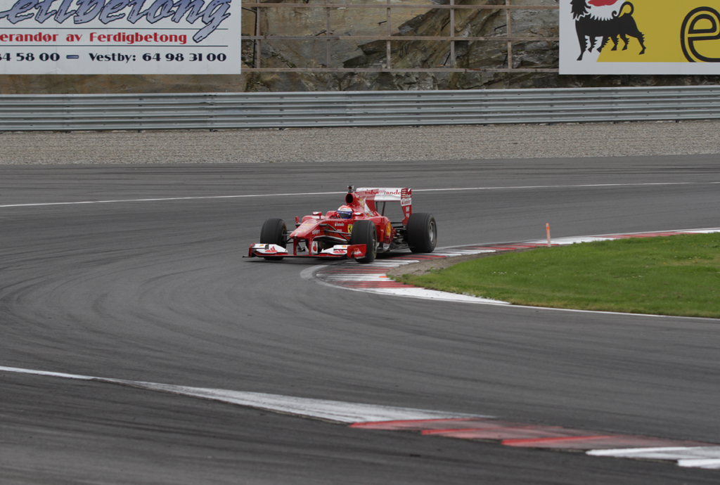 Ferrari kørte flere gange om dagen med deres F1 bil
(Foto: Motorsporten.dk)