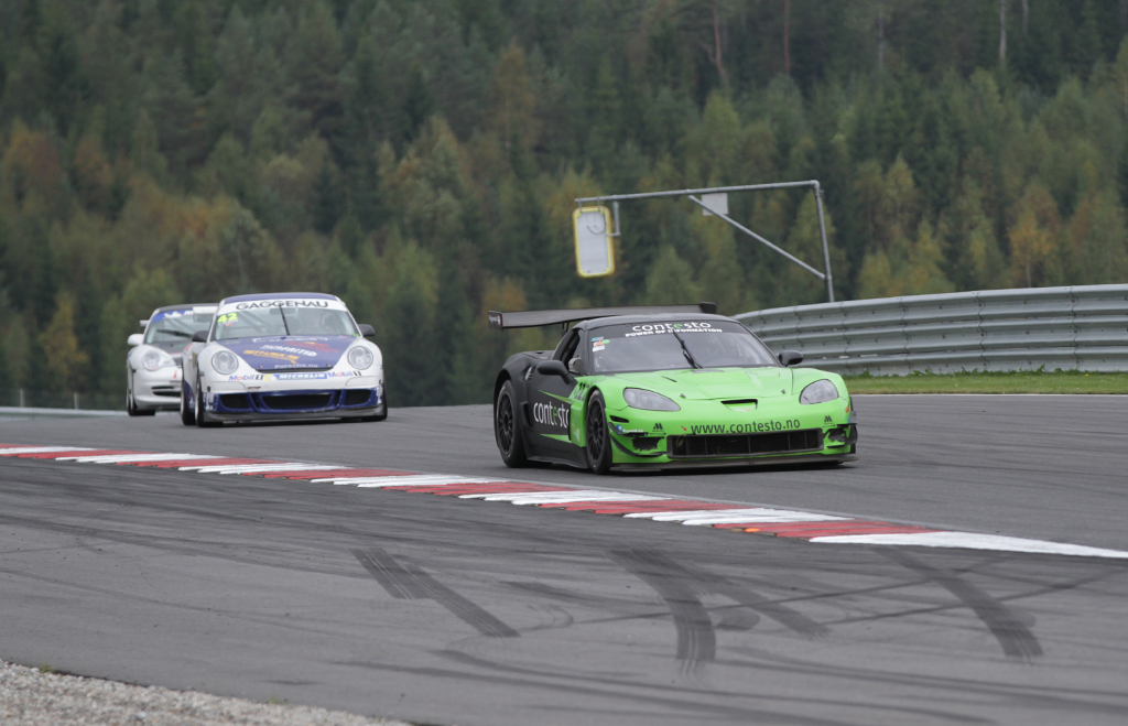 De norske GT klasser kørte opvisningsløb
(Foto: Motorsporten.dk)