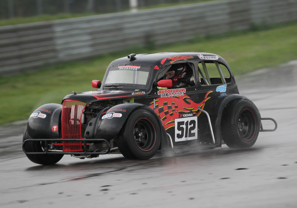 Det kniber med at se klart igennem regn tågerne
(Foto: Motorsporten.dk)