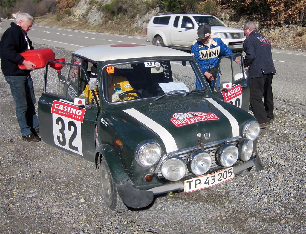 Team Mini Cooper Japan oplevede et problemfrit Int. 17. Rallye Monte Carlo Historique 2014, hvor det i servicepauserne kun nødvendigt med brændstofpåfyldning samt check af olie, vand og luft.