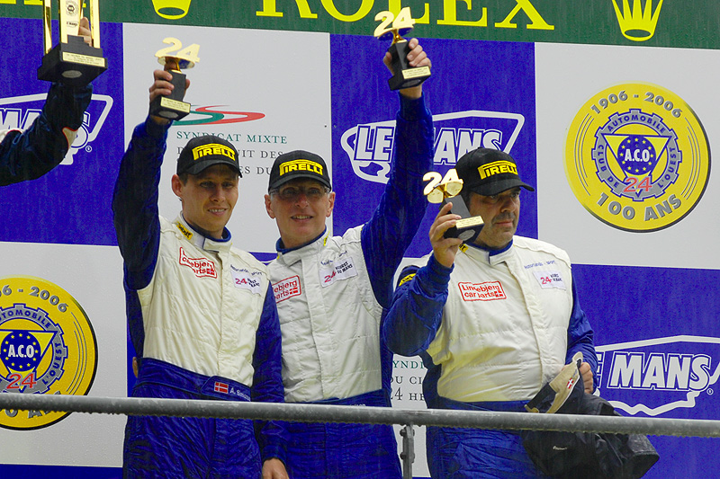 Lars Erik Nielsen og Allan Simonsen på podiet på Le Mans i 2007