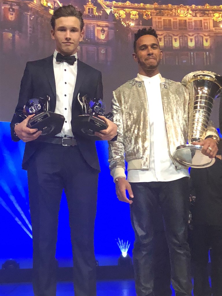 Christian Lundgaard og Lewis Hamilton